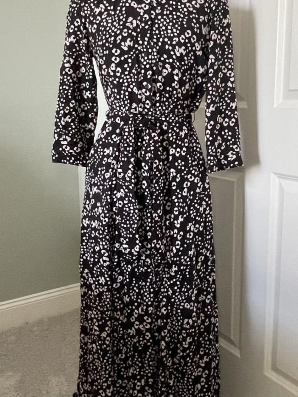 Zara Black and White Long Sleeve Tie-Waist Maxi Dress